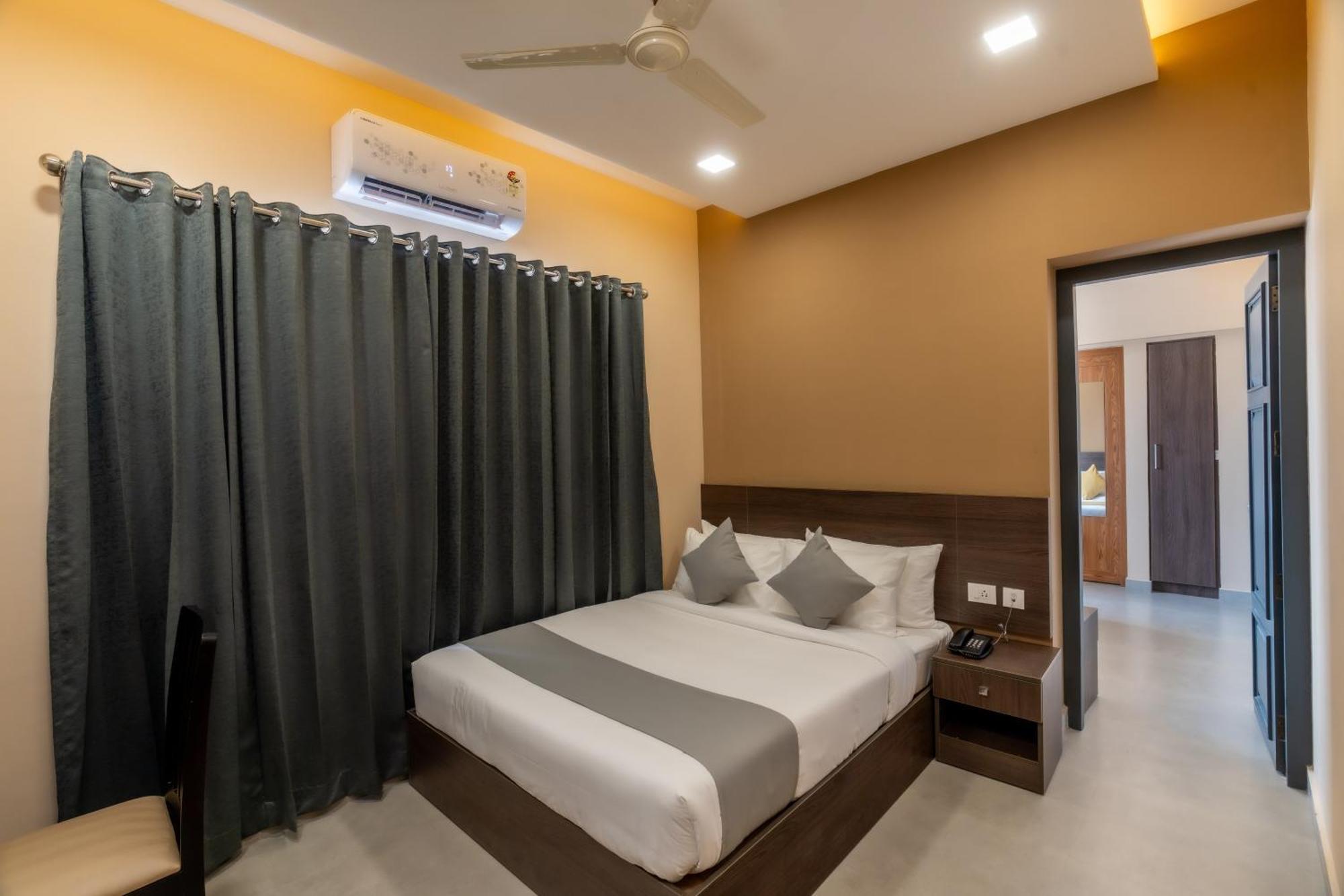 Court 11 By Dimora Hotel Kochi Екстериор снимка