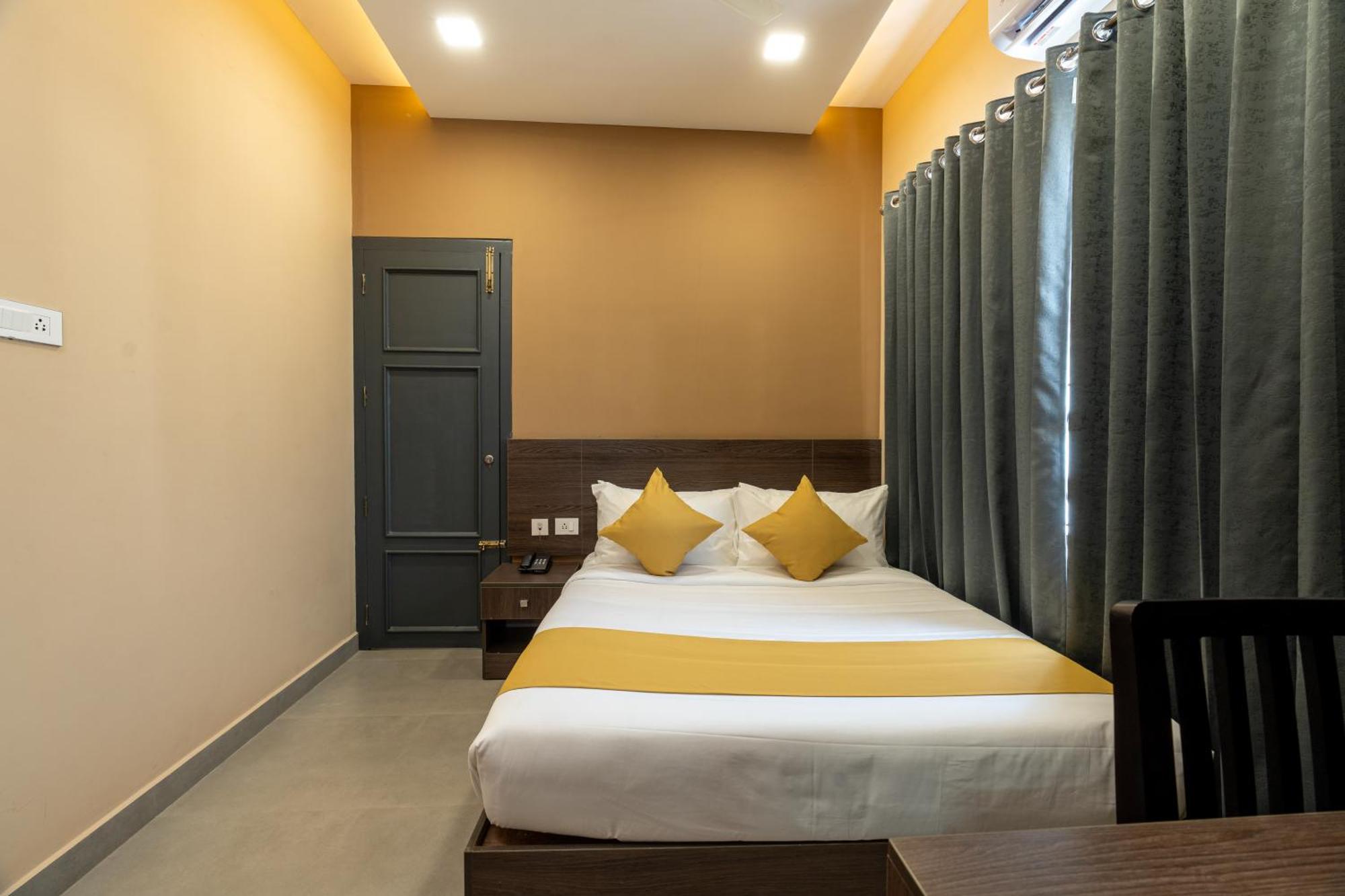 Court 11 By Dimora Hotel Kochi Екстериор снимка